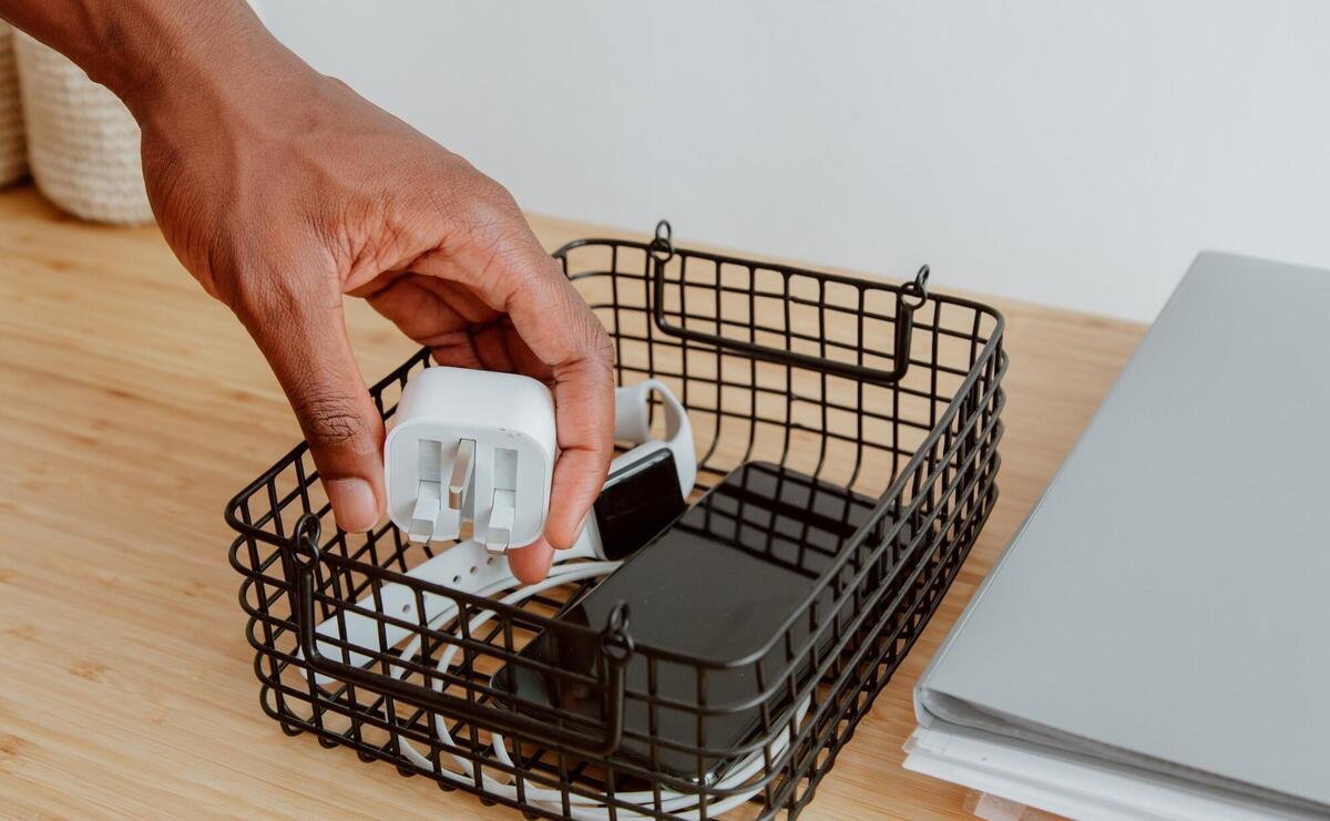 Digital Detox Retreats: Escaping Screens in a Hyperconnected World